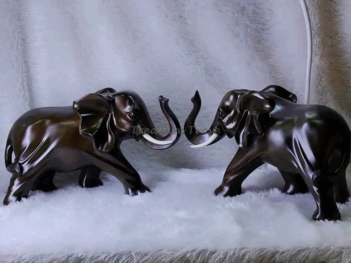 Decorative elephant couple showpiece with premium dark finish for home décor